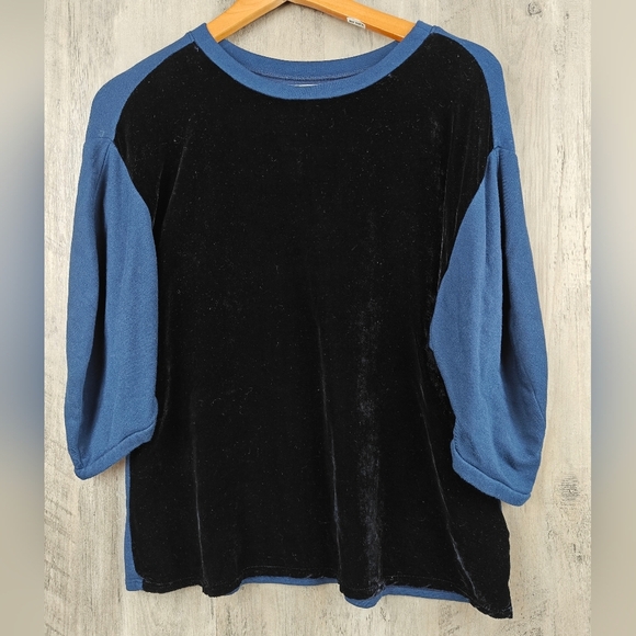 Velvet by Graham & Spencer Berta Velvet Fleece Puff Sleeve Top Size XS - Picture 5 of 9